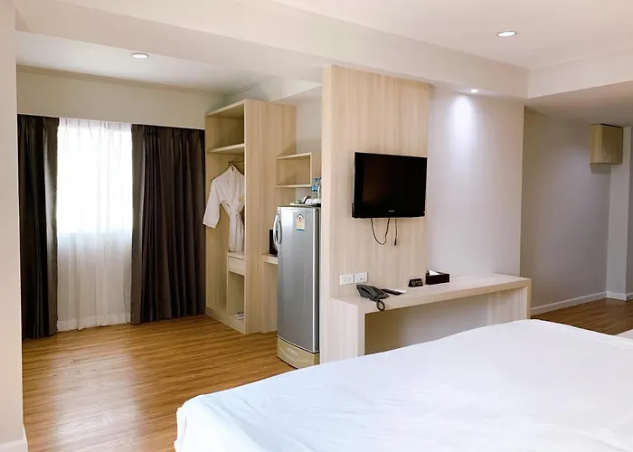 Miloft Sathorn Hotel 5*