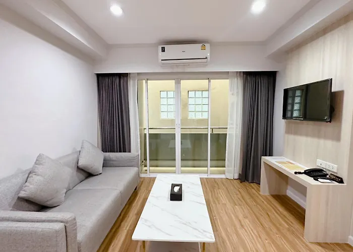 Miloft Sathorn Hotel 5*